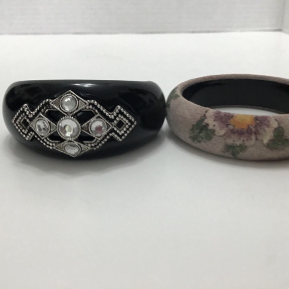VTG Rhinestone jewelled black resin domed cuff & VTG suede Floral Bracelet - Picture 2 of 14